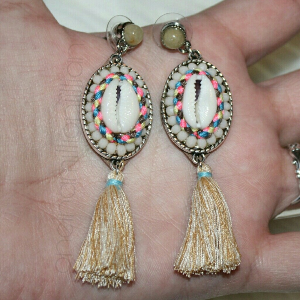 🔶CLEARANCE🔶 Boho Cowry Shell Tassel Earrings - Picture 4 of 4